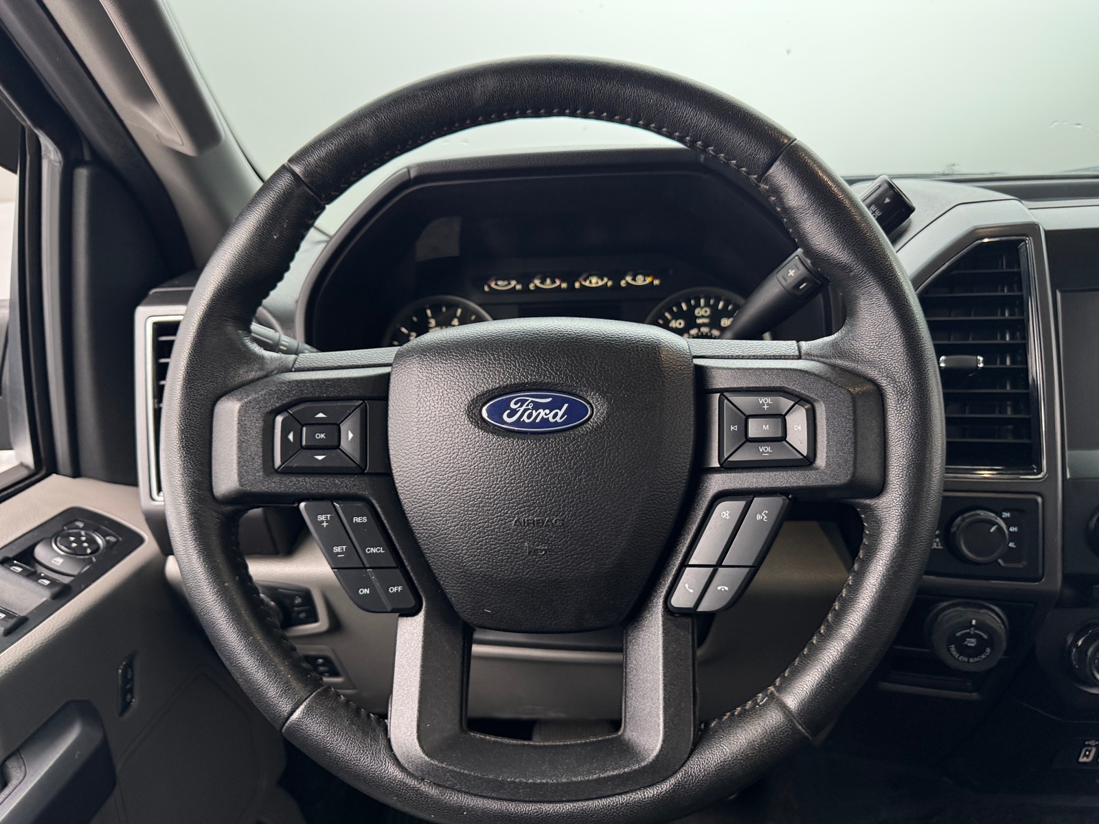 Thumbnail: 2018 Ford Econoline - 5