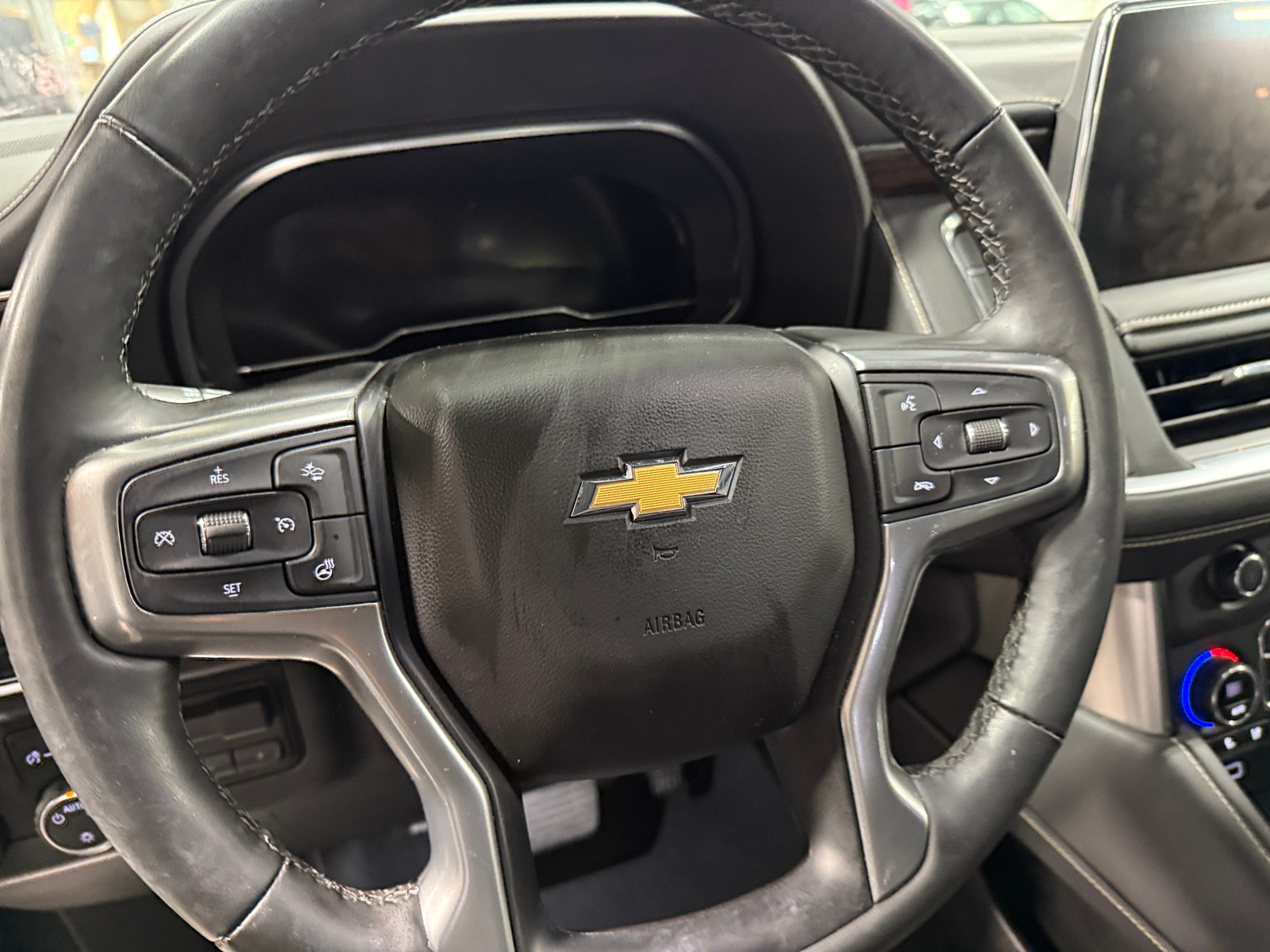 Thumbnail: 2024 Chevrolet Tahoe - 4
