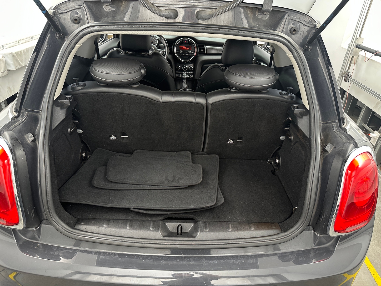 Thumbnail: 2015 MINI Cooper Hardtop - 6