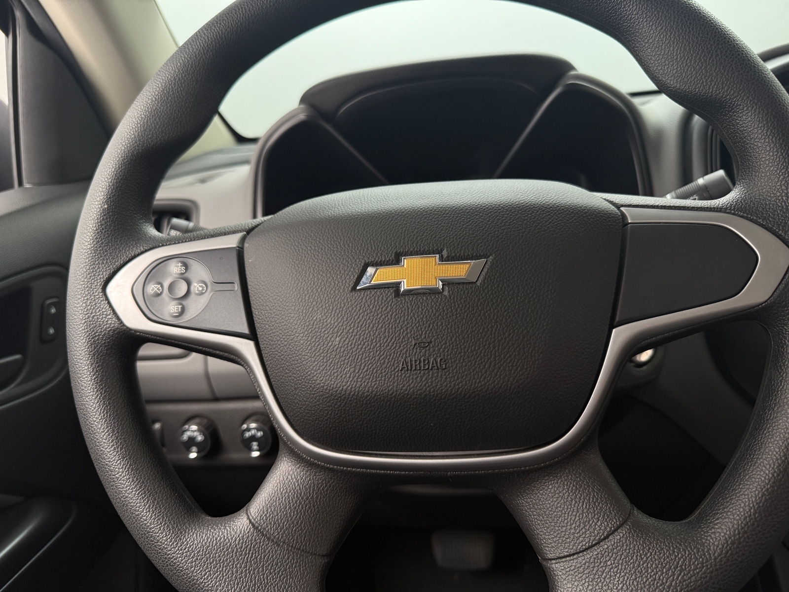 Thumbnail: 2022 Chevrolet Colorado - 5