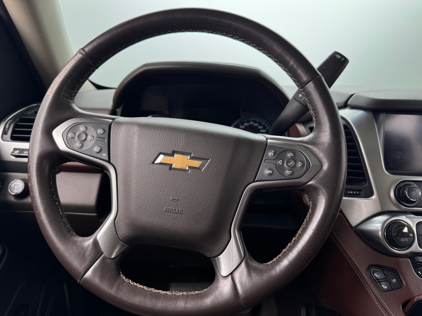 Thumbnail: 2017 Chevrolet Suburban - 4