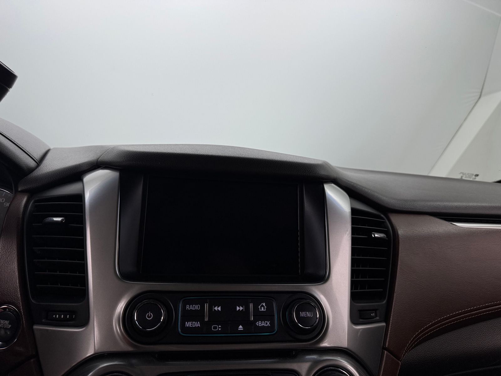 Thumbnail: 2017 Chevrolet Suburban - 3