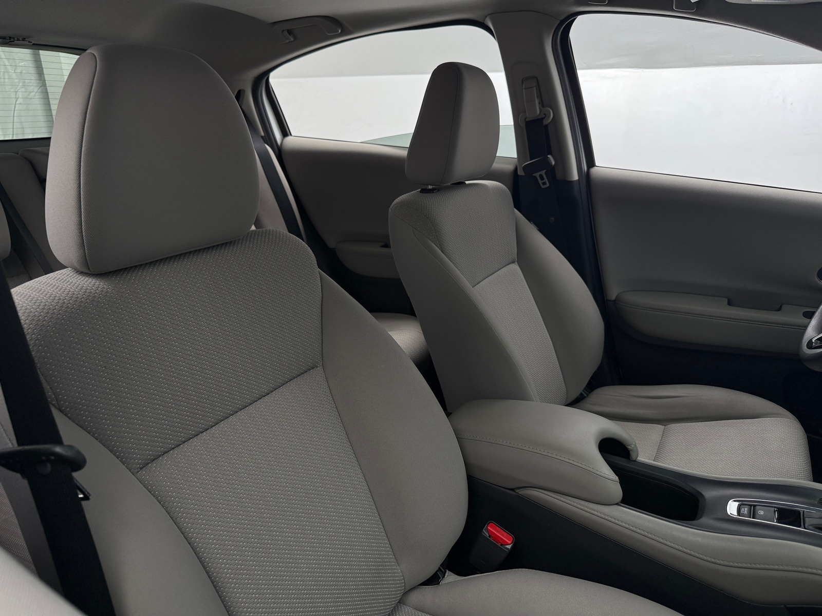 Thumbnail: 2016 Honda HR-V - 2