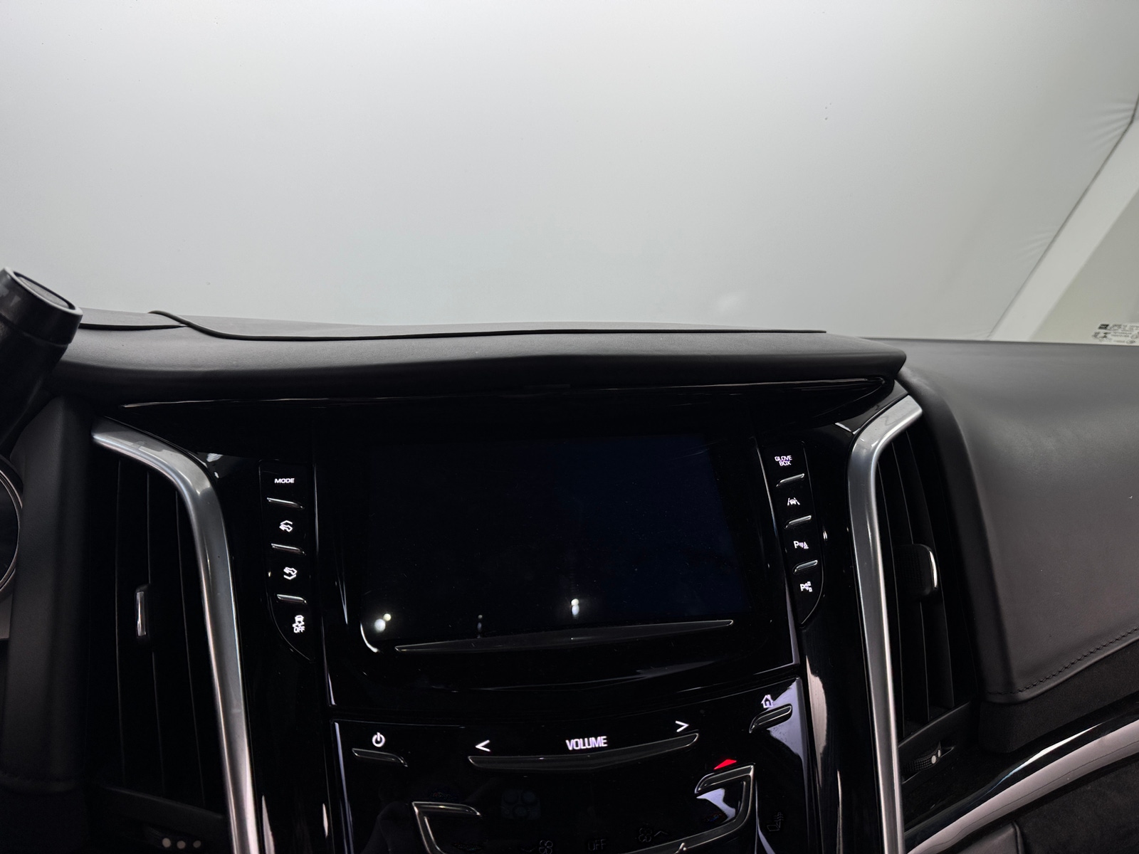 Thumbnail: 2020 Cadillac Escalade - 3