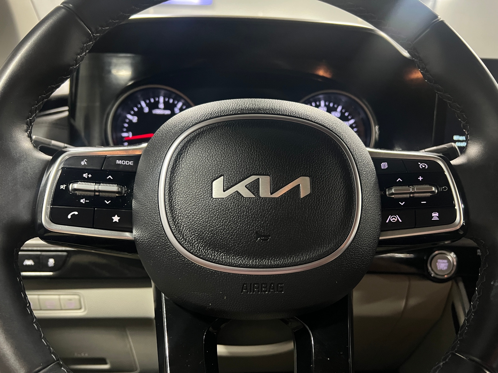 Thumbnail: 2024 Kia Carnival - 4