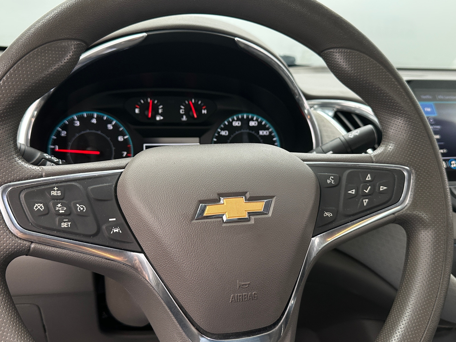 Thumbnail: 2021 Chevrolet Malibu - 5