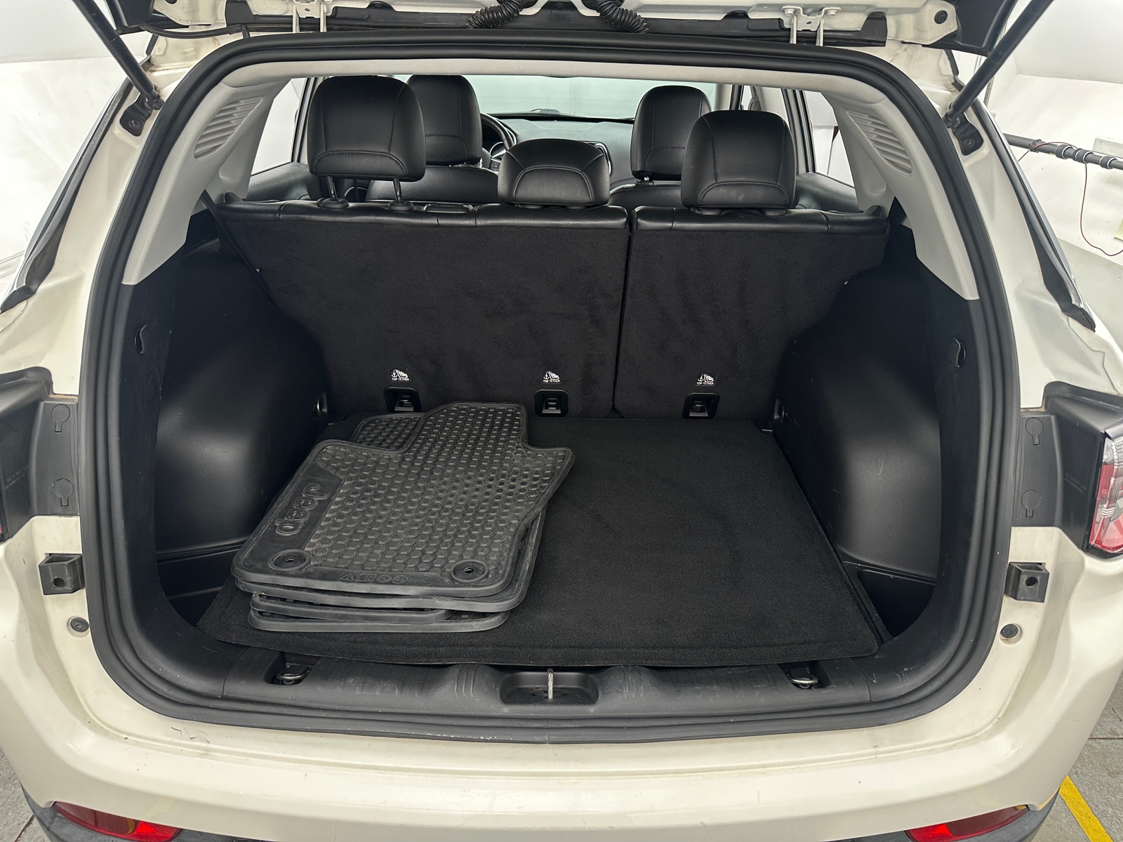 Thumbnail: 2018 Jeep Compass - 7