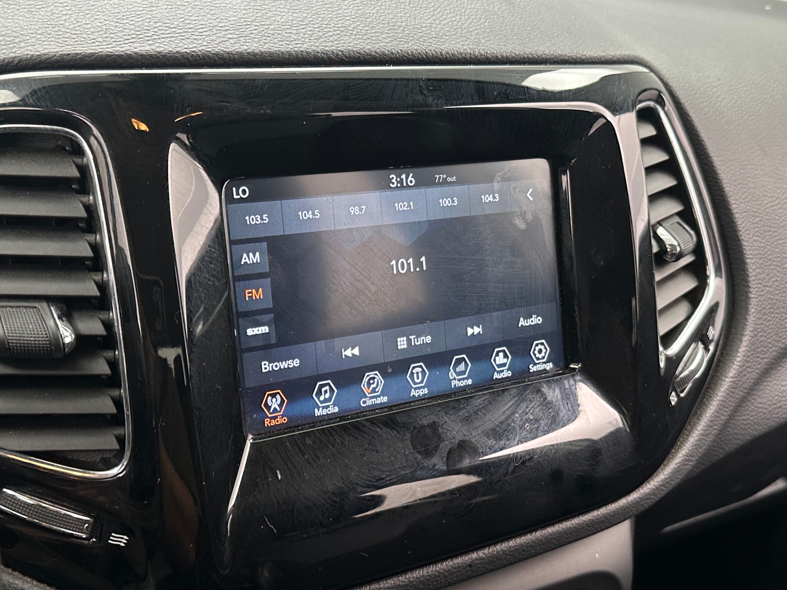 Thumbnail: 2018 Jeep Compass - 4