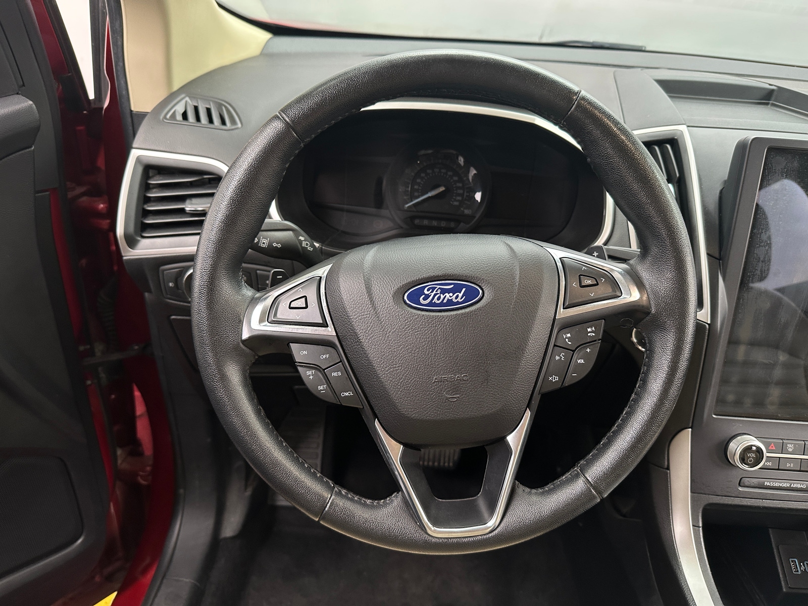 Thumbnail: 2021 Ford Edge - 4