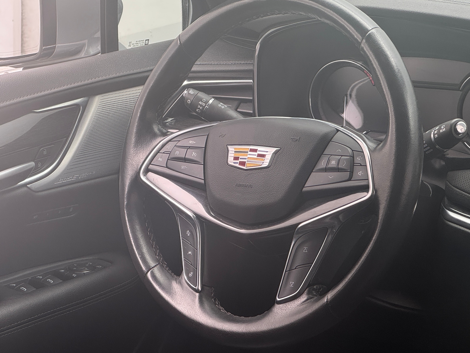 Thumbnail: 2023 Cadillac XT5 - 4