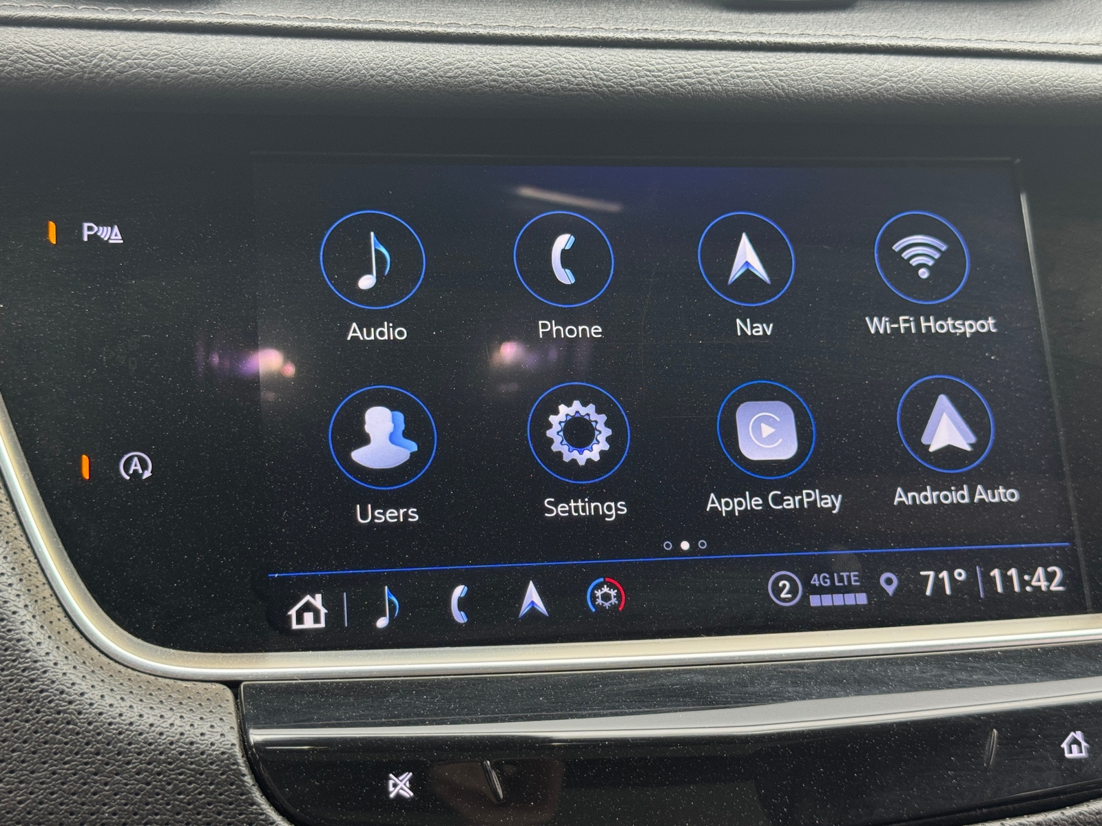 Thumbnail: 2023 Cadillac XT5 - 3