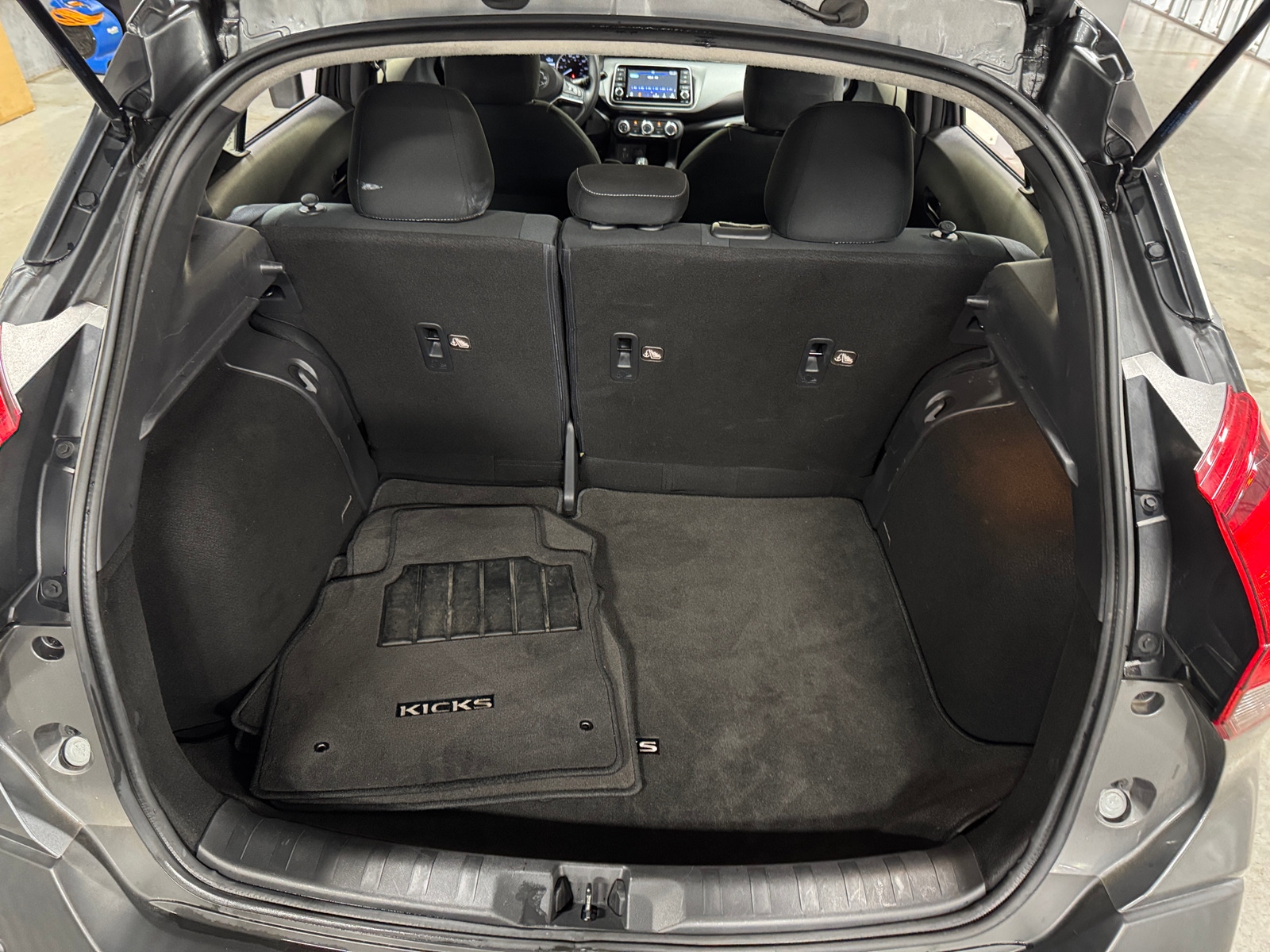 Thumbnail: 2020 Nissan Kicks - 7
