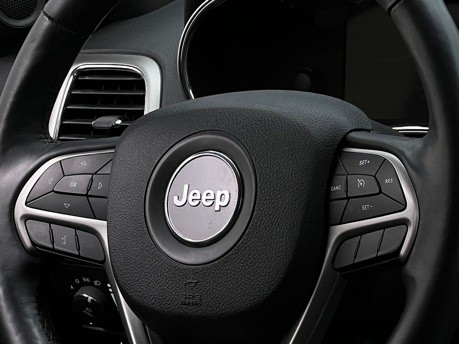 Thumbnail: 2018 Jeep Grand Cherokee - 5