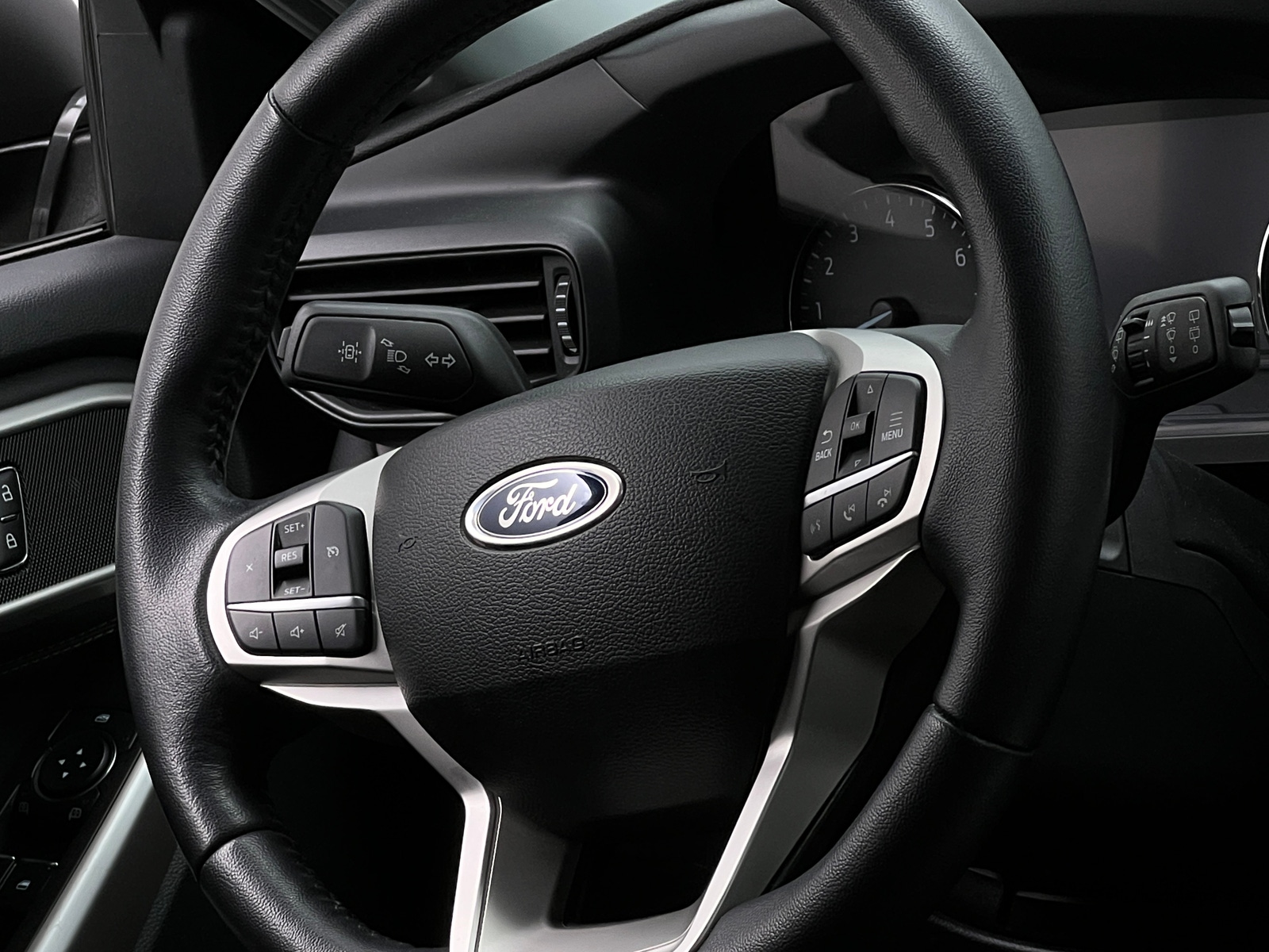Thumbnail: 2023 Ford Explorer - 5
