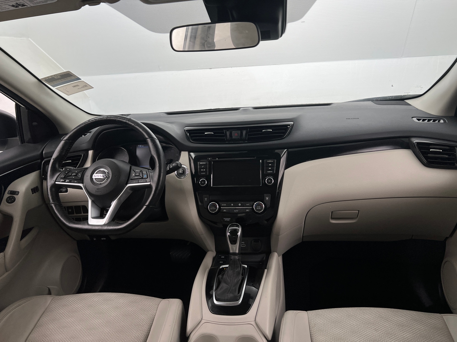 Thumbnail: 2022 Nissan Rogue Sport - 2