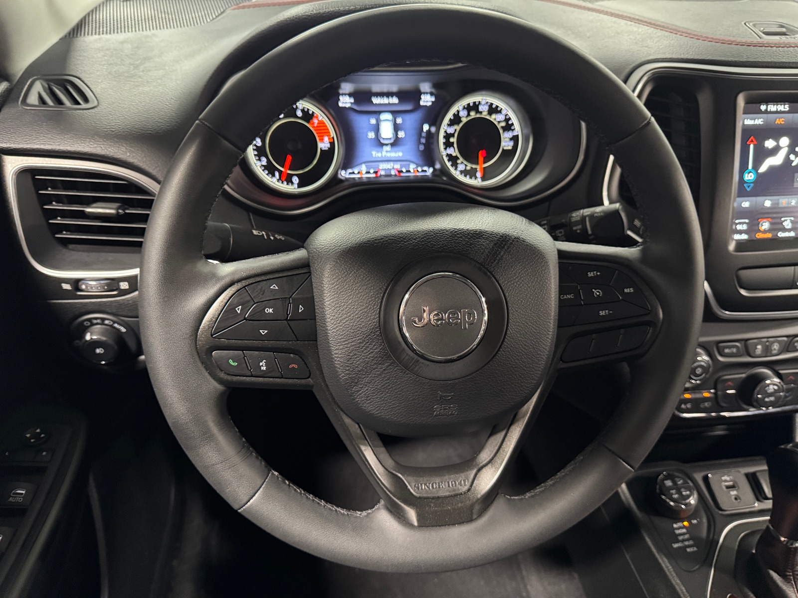 Thumbnail: 2022 Jeep Cherokee - 5