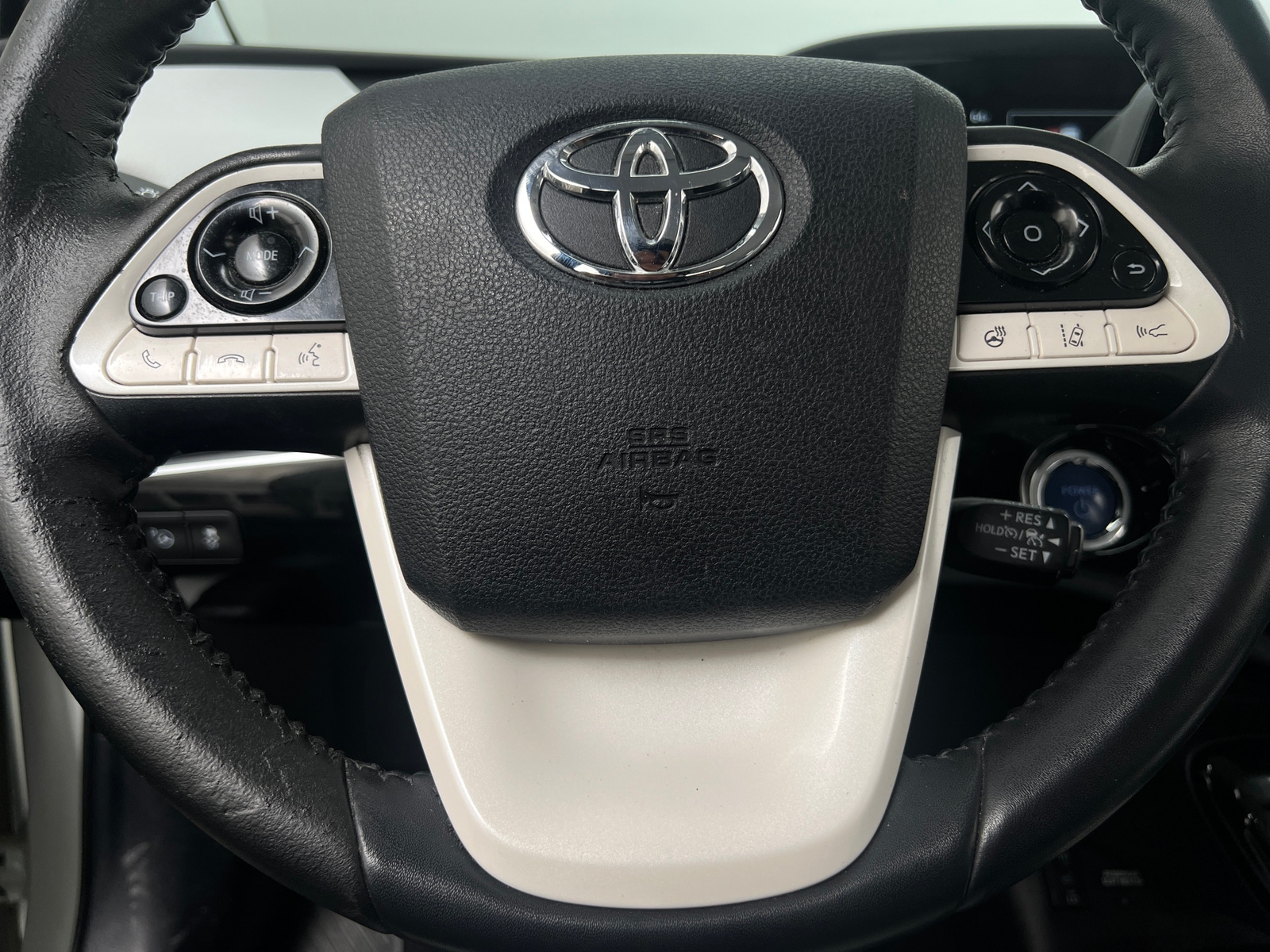 Thumbnail: 2017 Toyota Prius Prime - 4