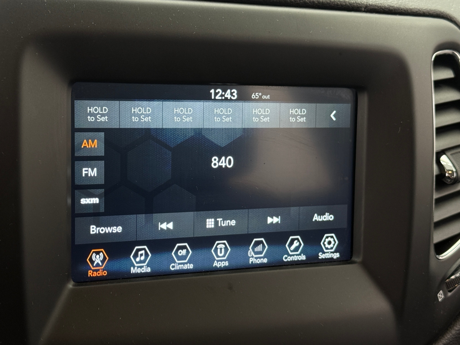 Thumbnail: 2018 Jeep Compass - 3