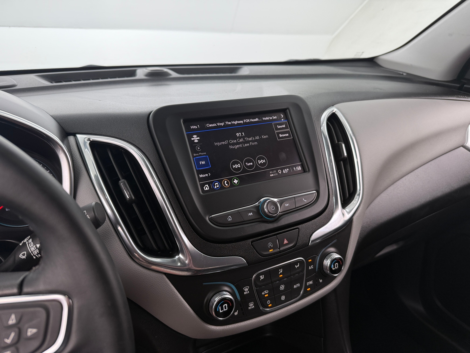 Thumbnail: 2023 Chevrolet Equinox - 4