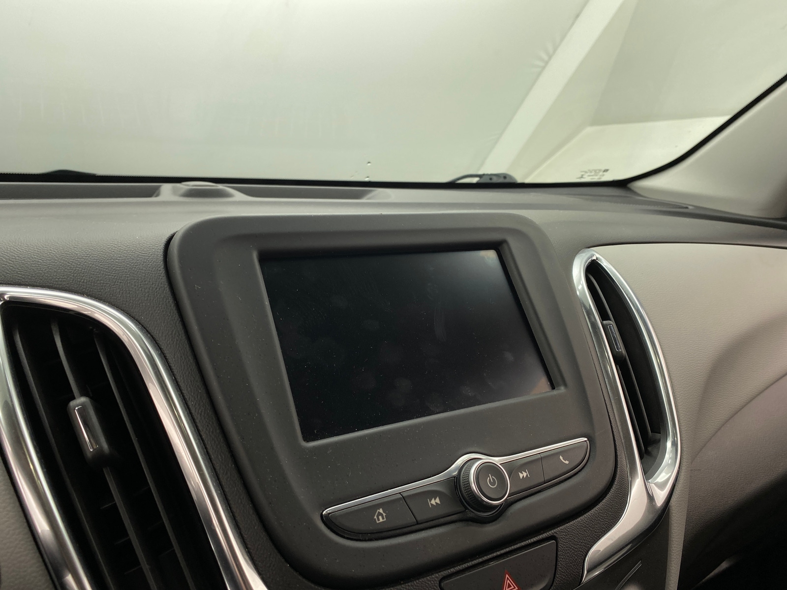 Thumbnail: 2021 Chevrolet Equinox - 4