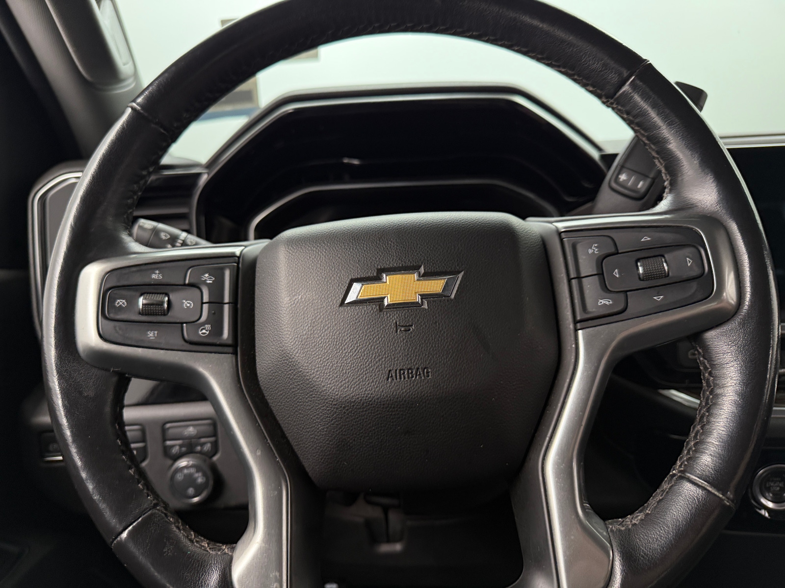 Thumbnail: 2022 Chevrolet Silverado 1500 - 5