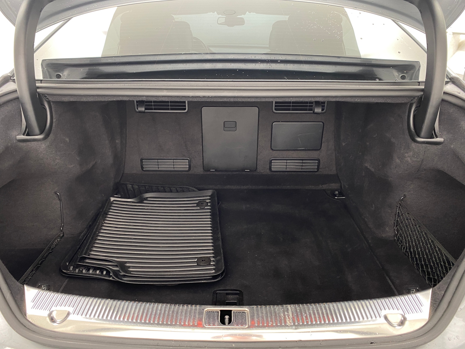 Thumbnail: 2013 Audi A8 - 6