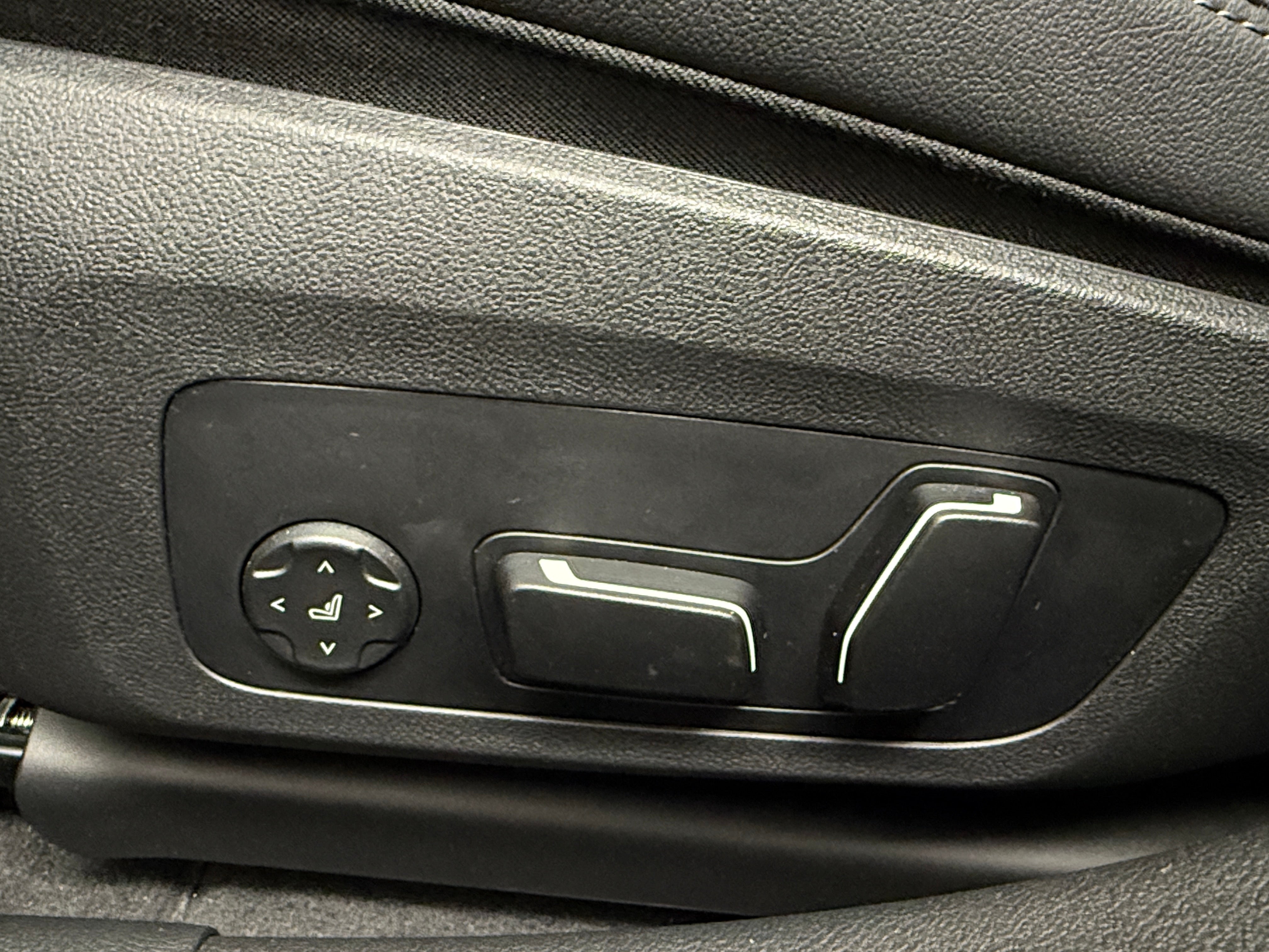 Used 2025 BMW i4 40 with VIN WBY43HD03SFU92278 for sale in Oak Creek, WI