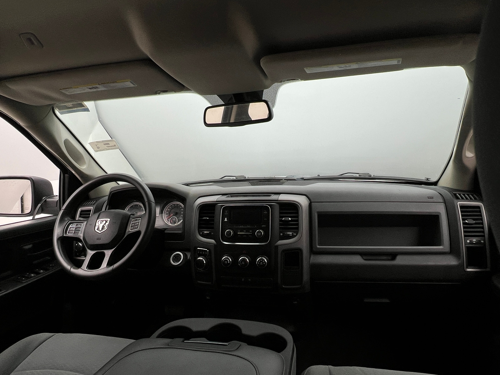 Thumbnail: 2020 RAM 1500 Classic - 3