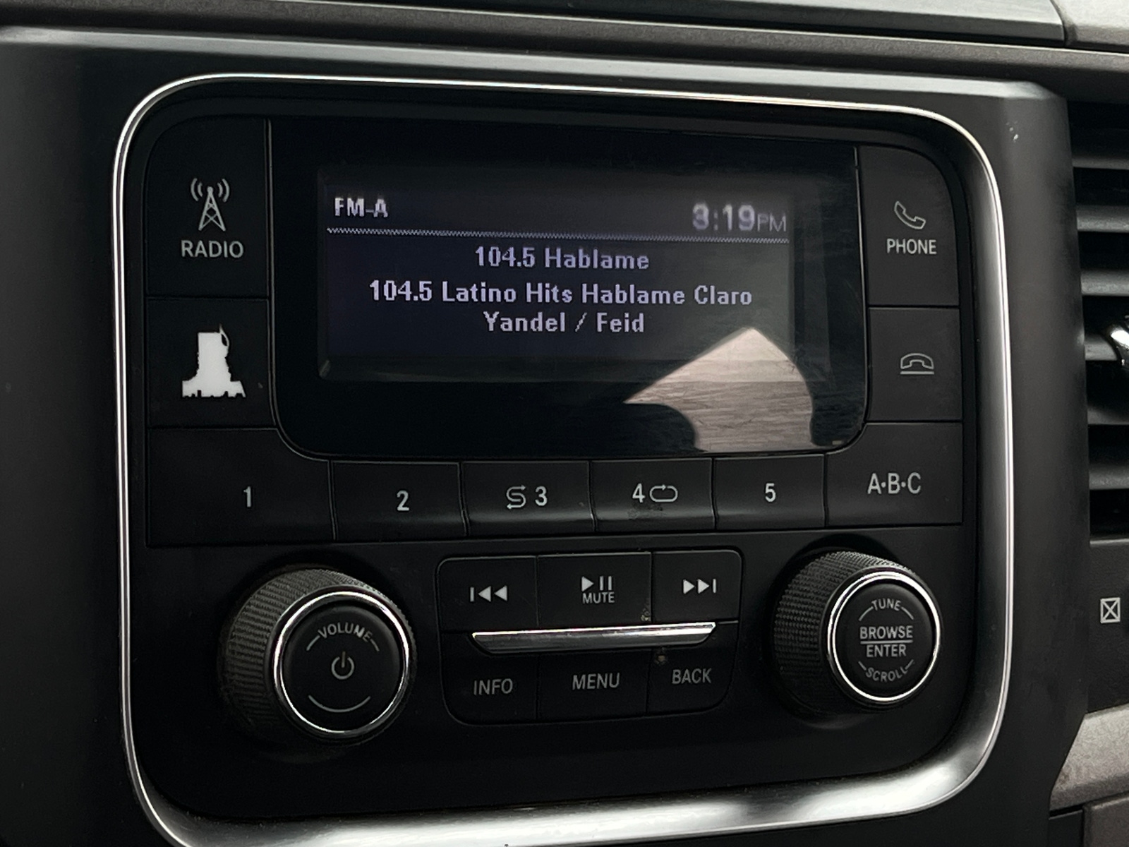 Thumbnail: 2020 RAM 1500 Classic - 4