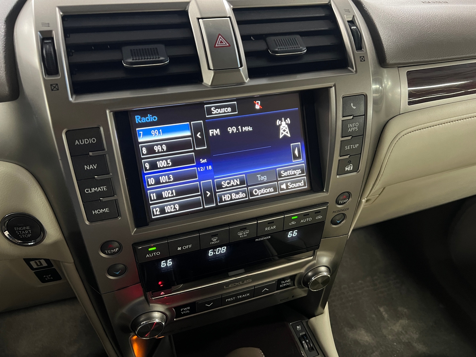 Thumbnail: 2018 Lexus GX - 3