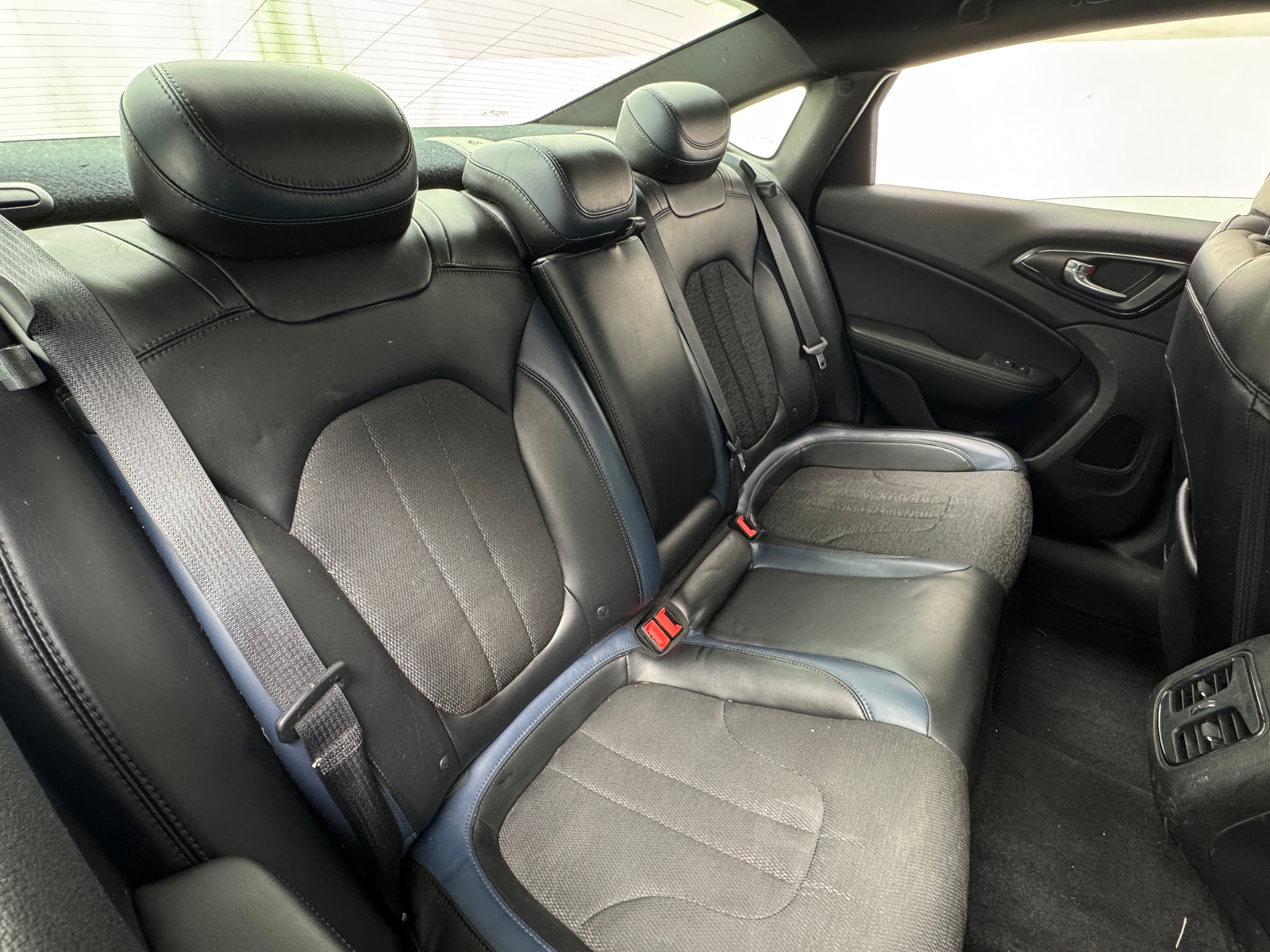 Thumbnail: 2016 Chrysler 200 - 5
