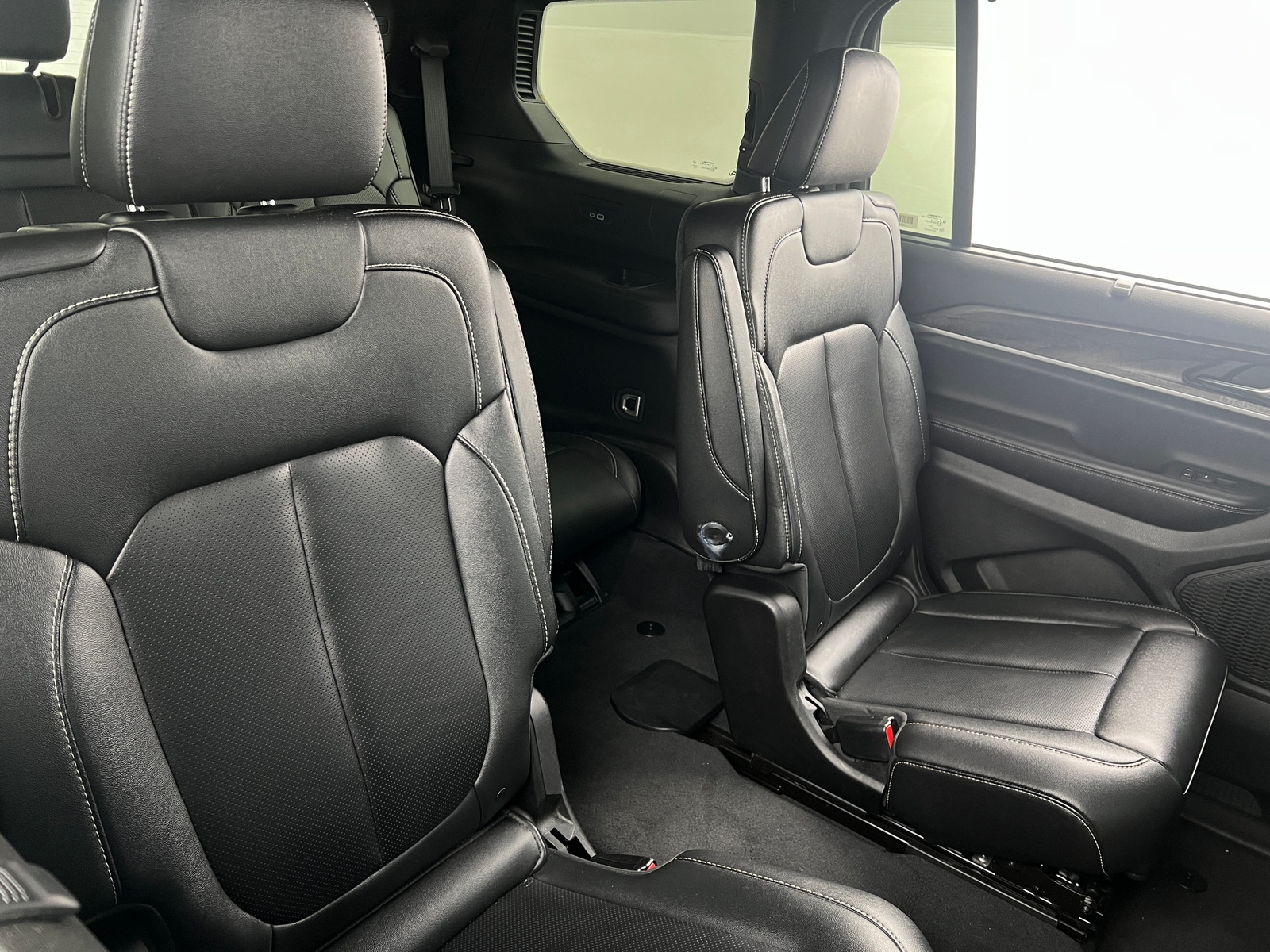 Thumbnail: 2024 Jeep Grand Cherokee L - 5
