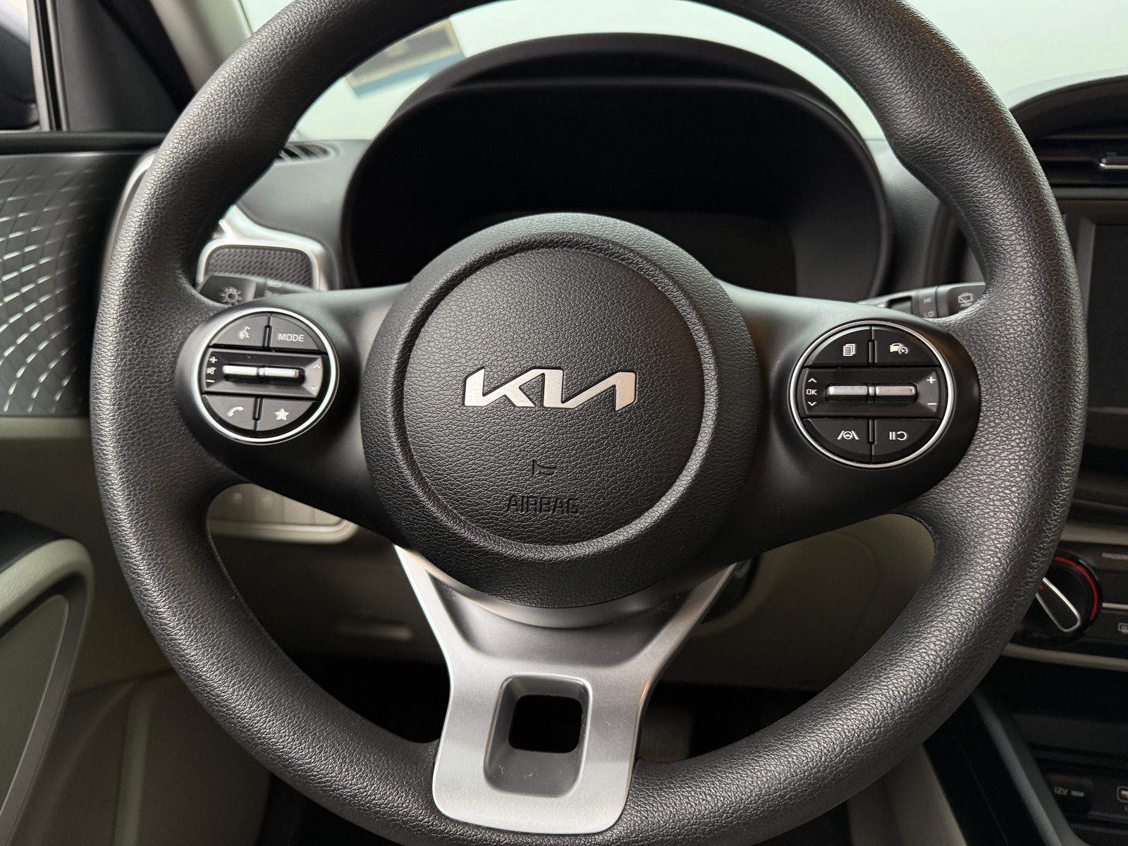 Thumbnail: 2023 Kia Soul - 5
