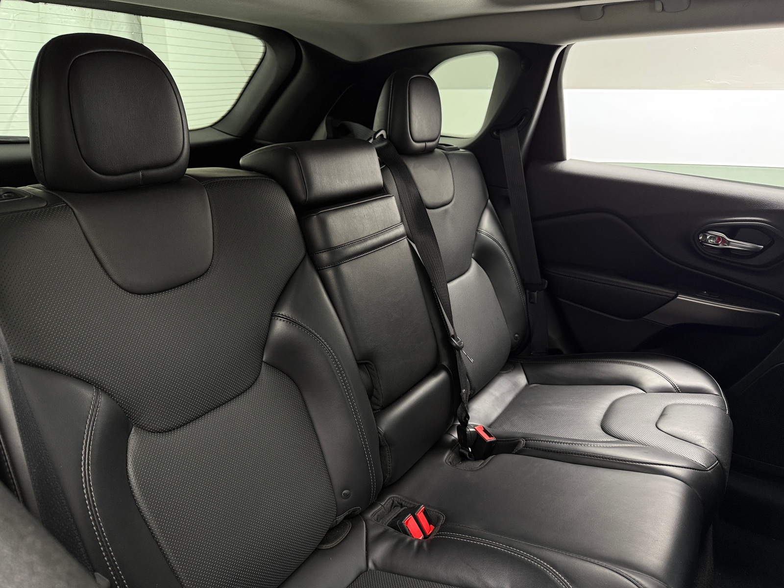 Thumbnail: 2019 Jeep Cherokee - 5