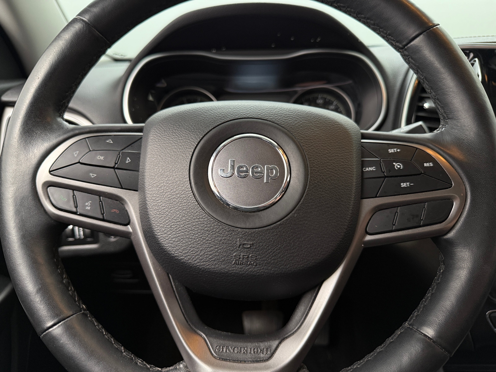Thumbnail: 2019 Jeep Cherokee - 4