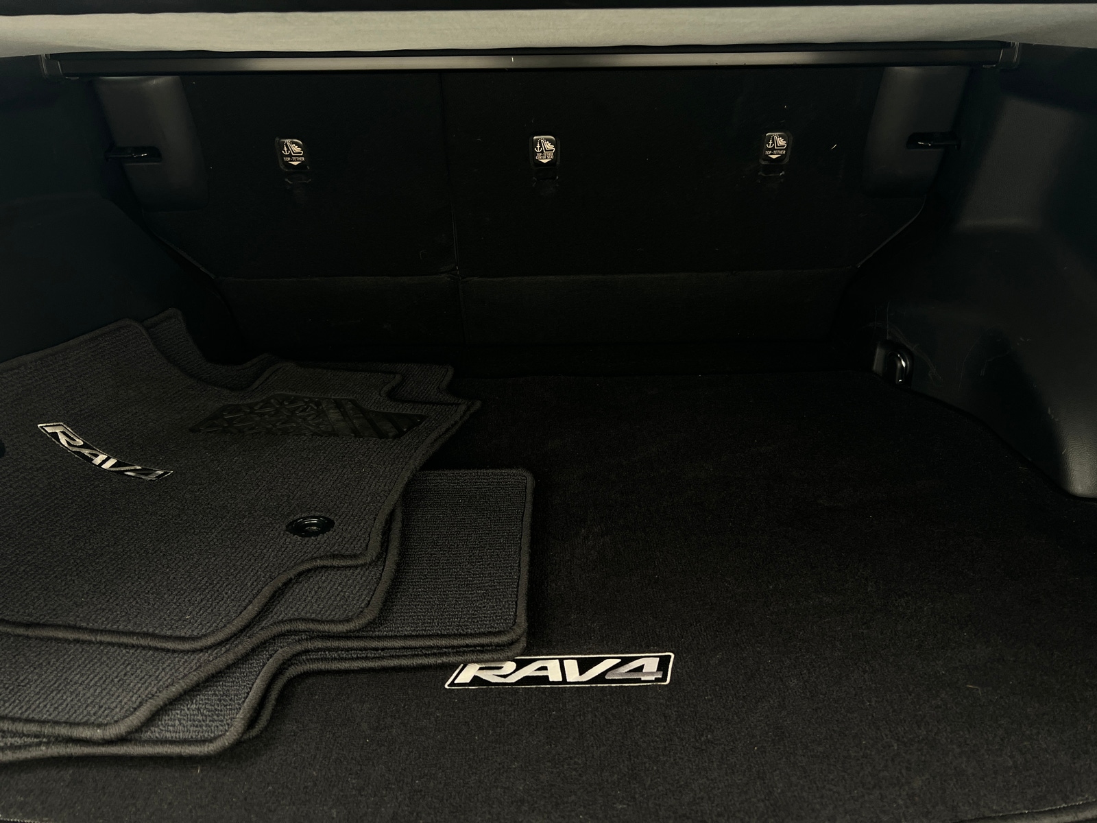 Thumbnail: 2019 Toyota RAV4 - 6