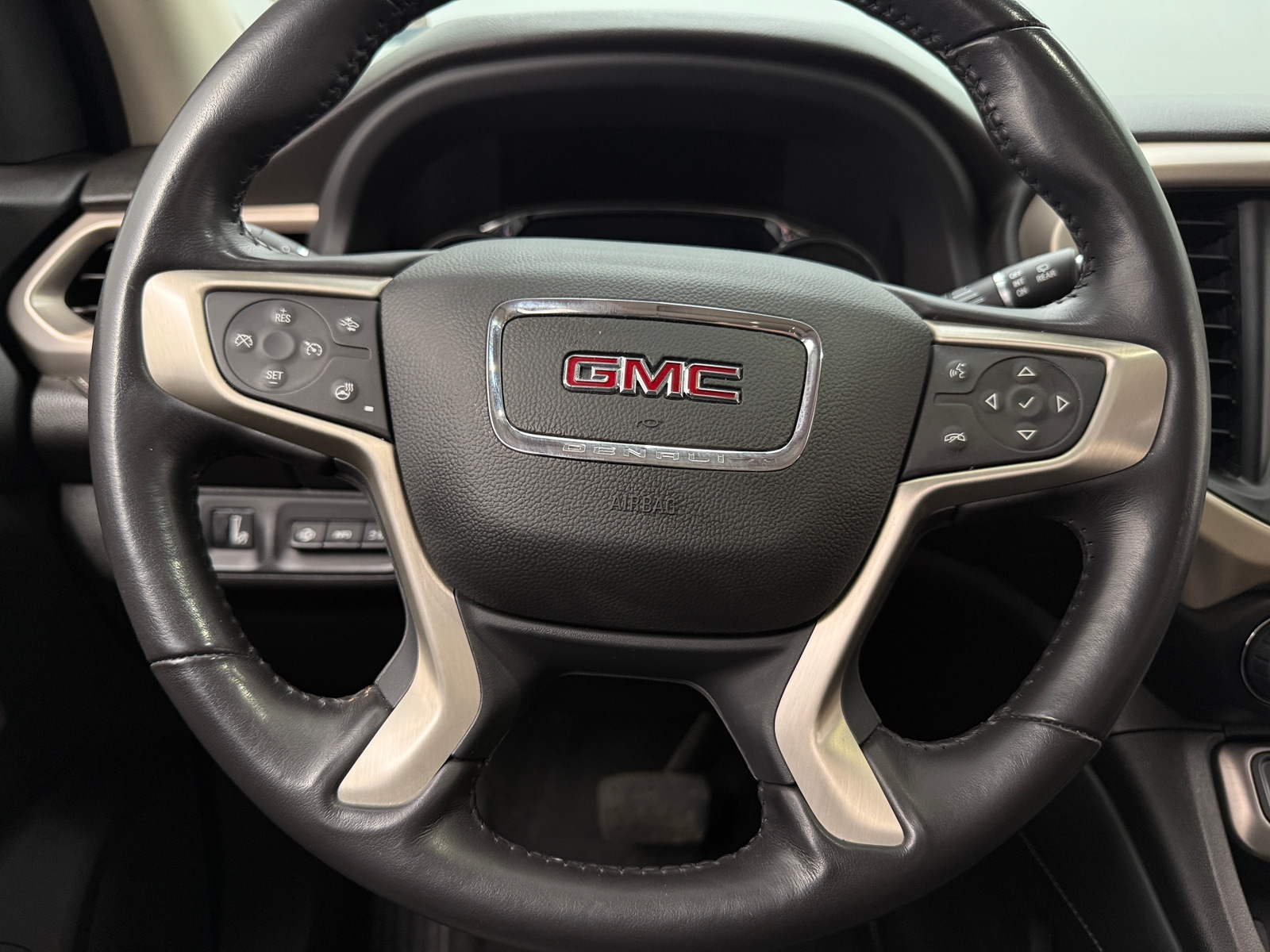 Thumbnail: 2022 GMC Acadia - 4