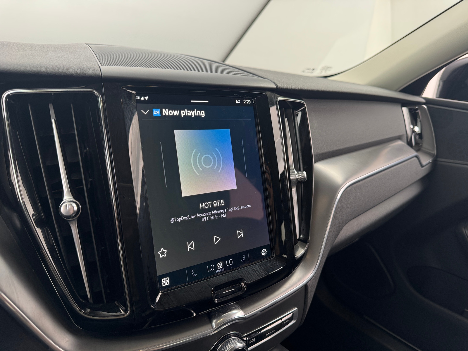 Thumbnail: 2025 Volvo XC60 - 3