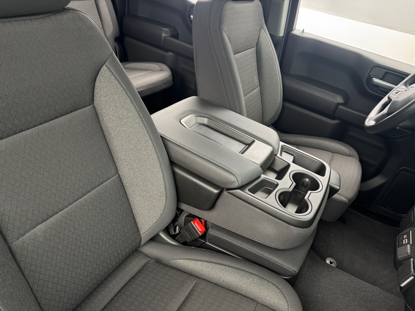 Thumbnail: 2025 Chevrolet Silverado 1500 - 2