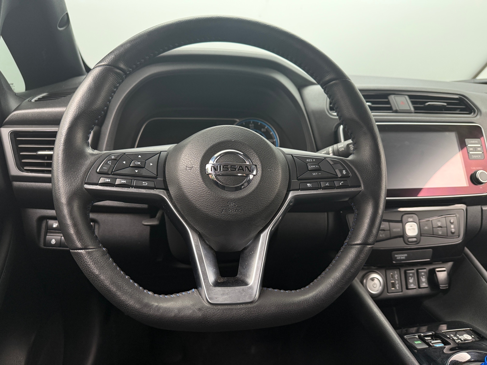 Thumbnail: 2022 Nissan Leaf - 5
