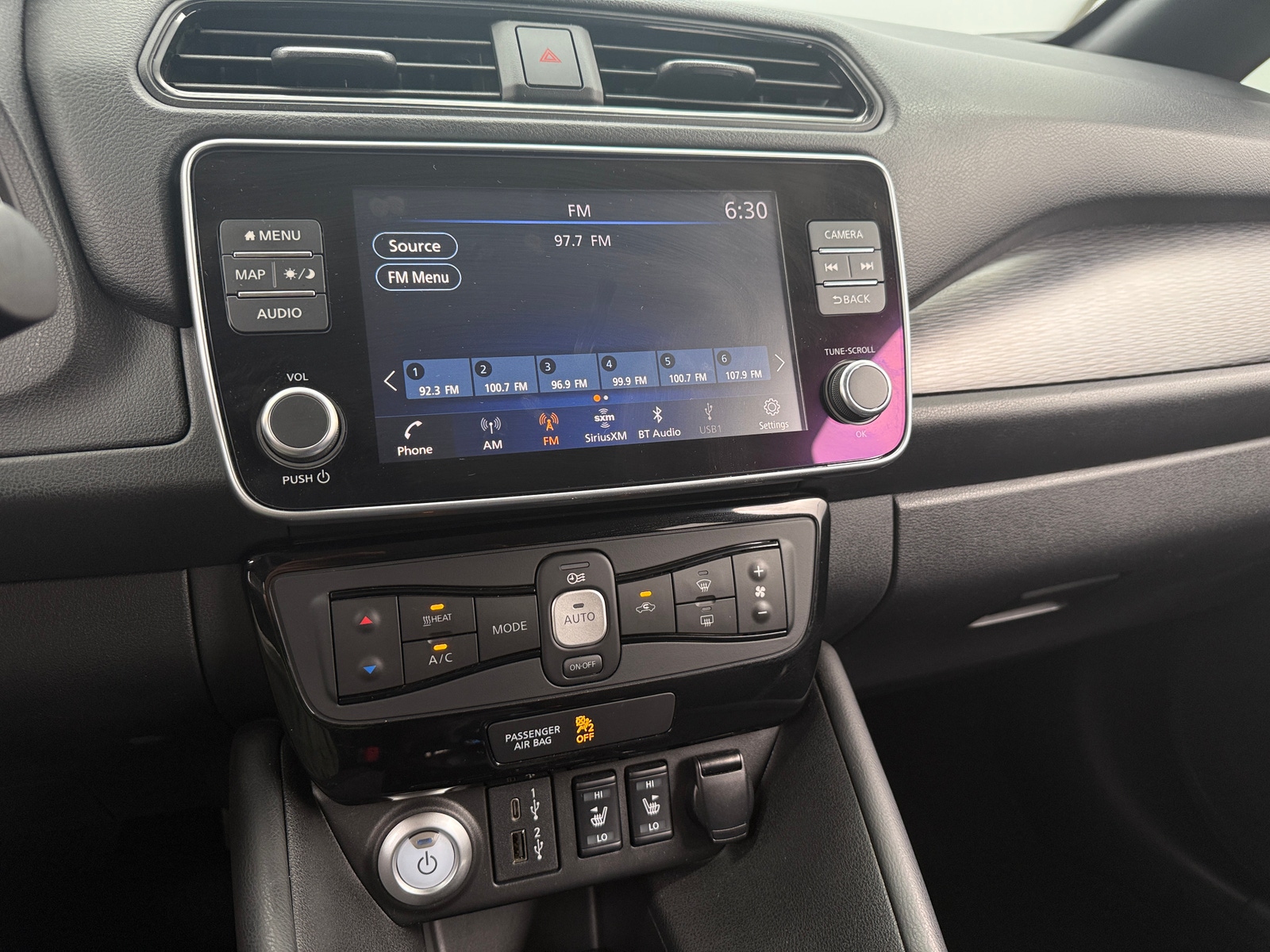 Thumbnail: 2022 Nissan Leaf - 4