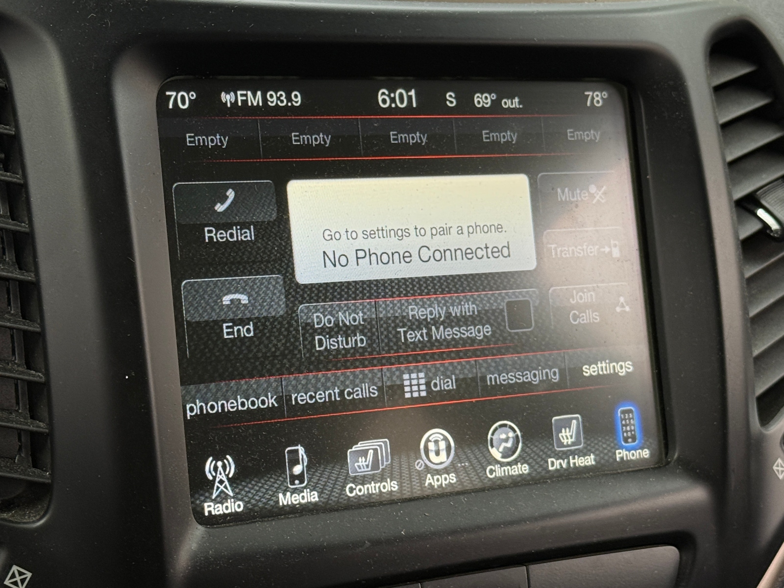 Thumbnail: 2018 Jeep Cherokee - 3