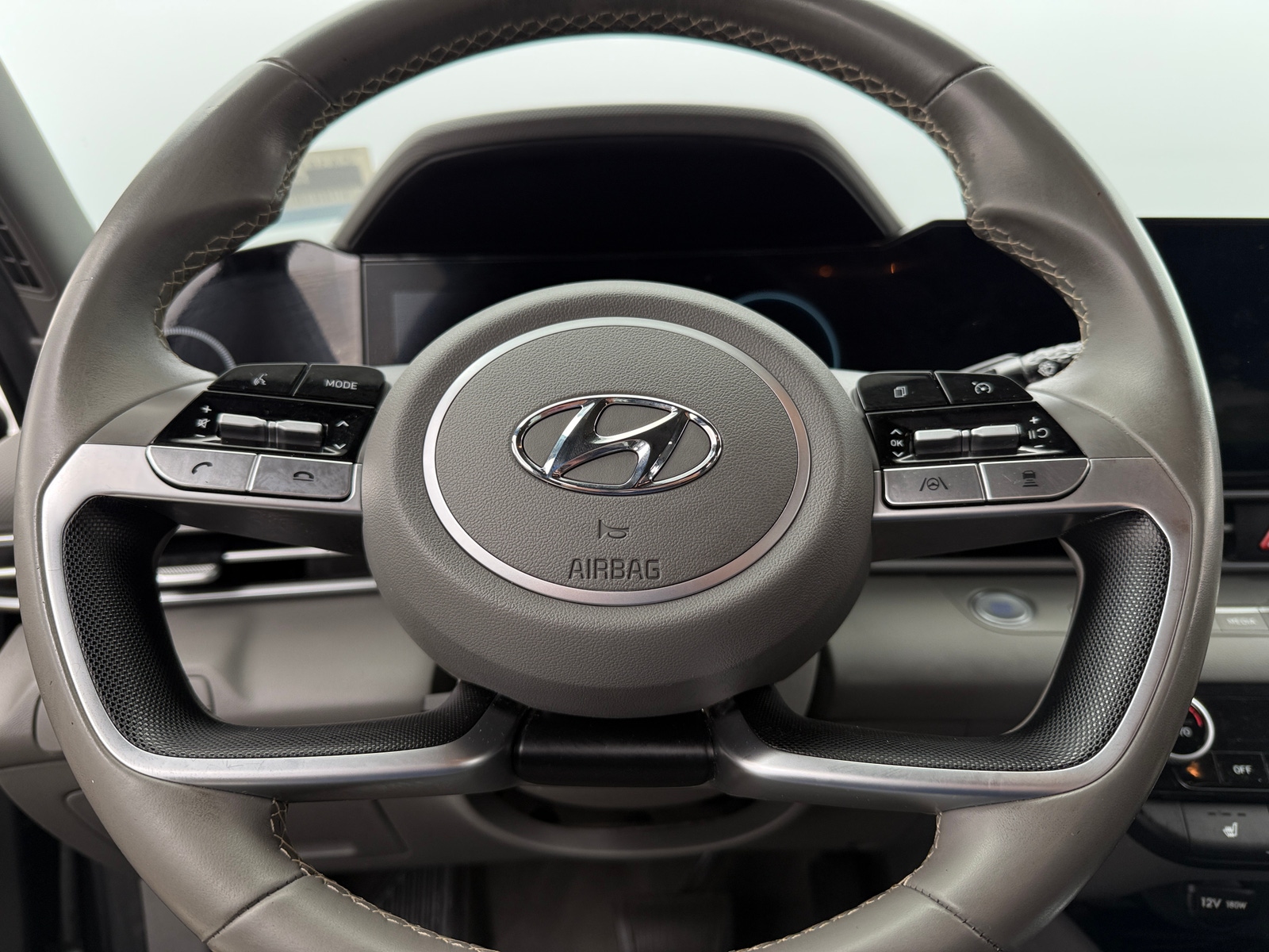 Thumbnail: 2023 Hyundai Elantra - 5