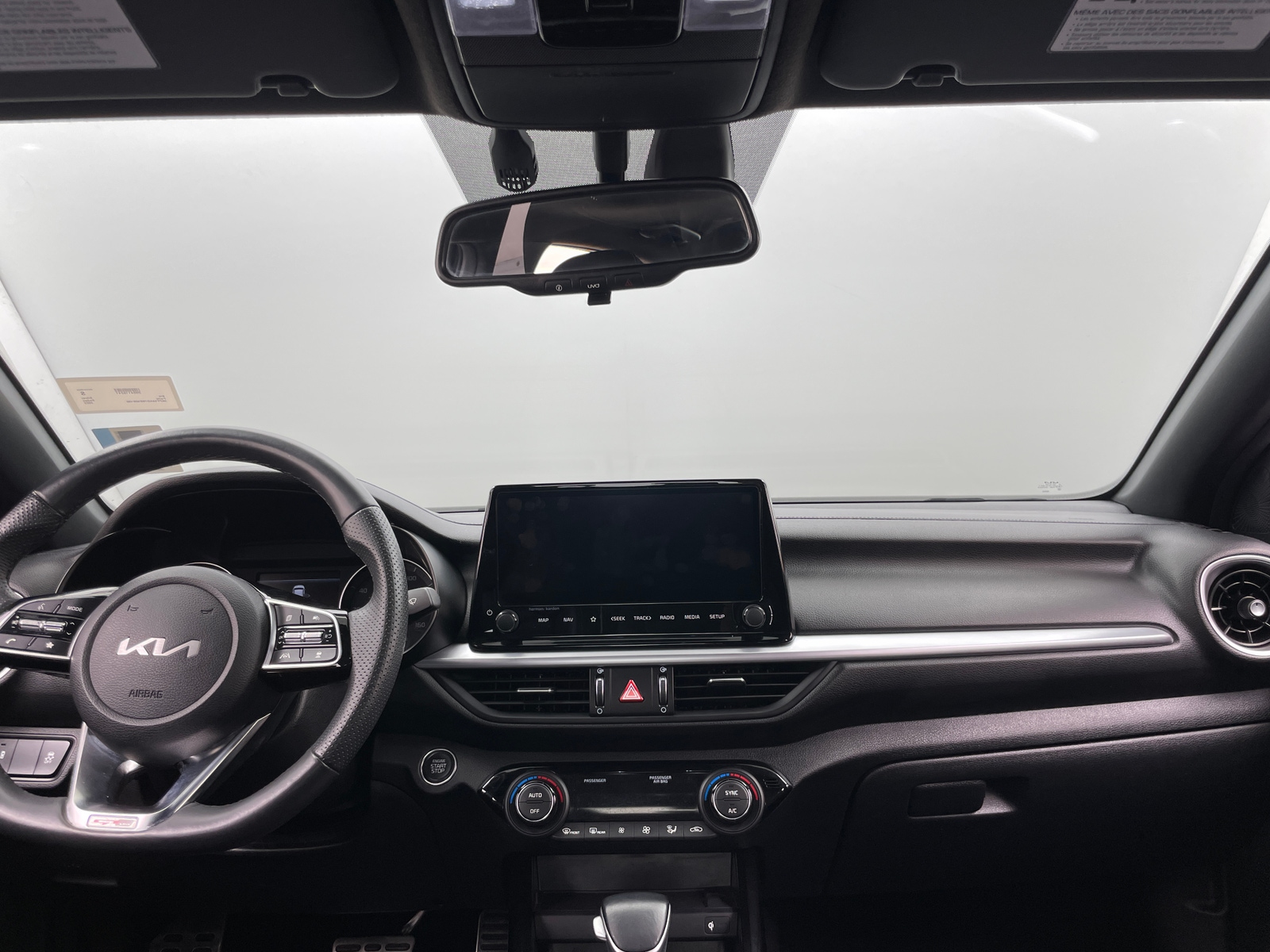 Thumbnail: 2022 Kia Forte - 3