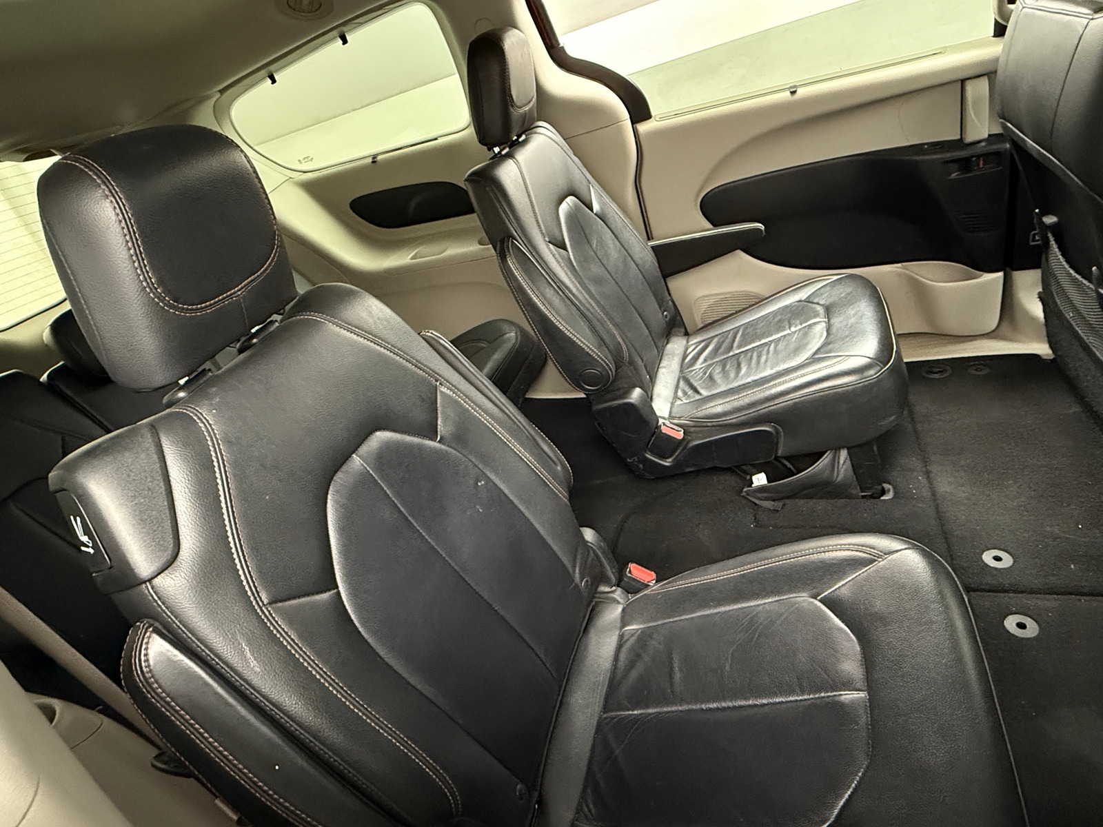 Thumbnail: 2017 Chrysler Pacifica - 5