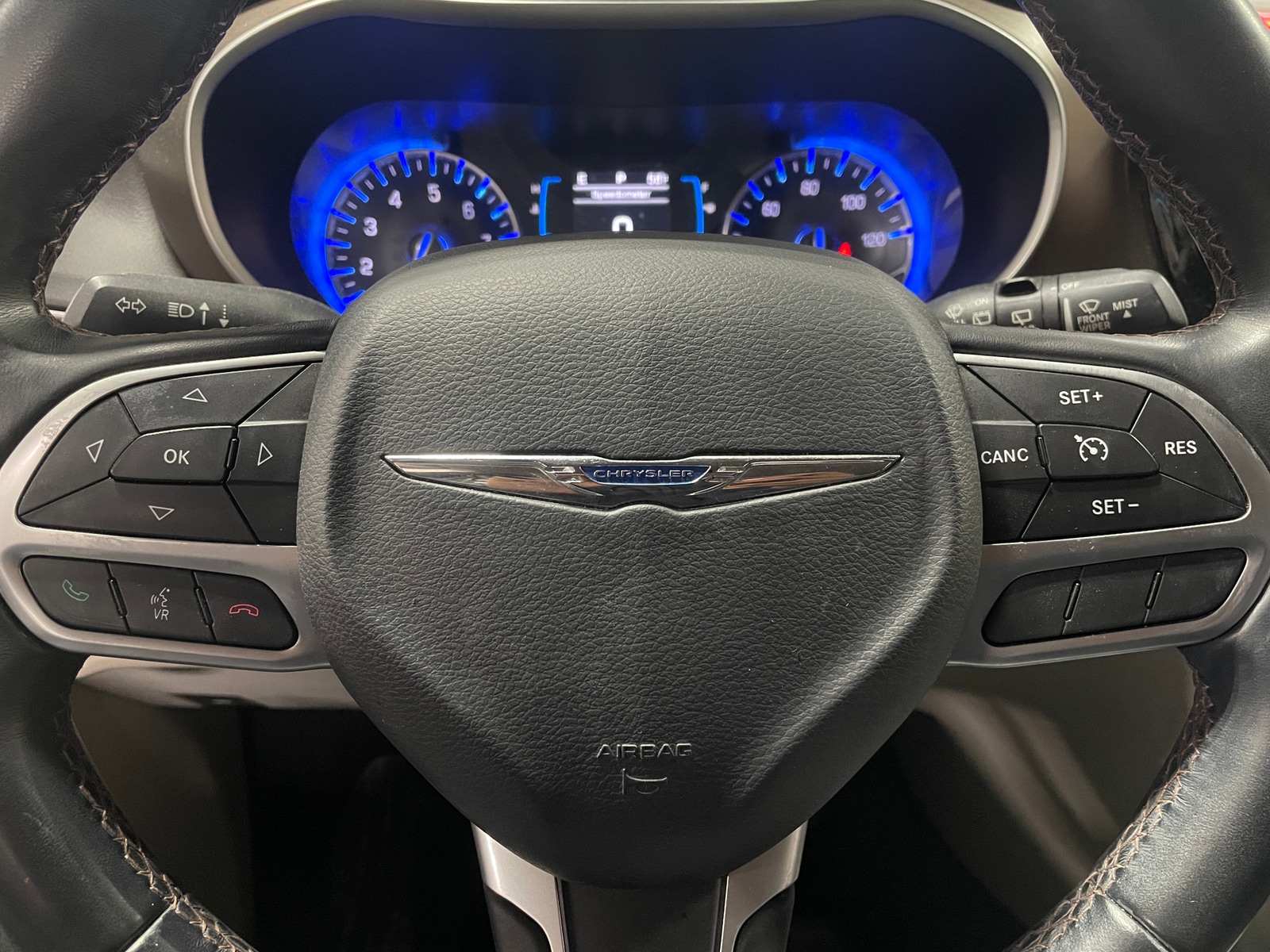 Thumbnail: 2017 Chrysler Pacifica - 4
