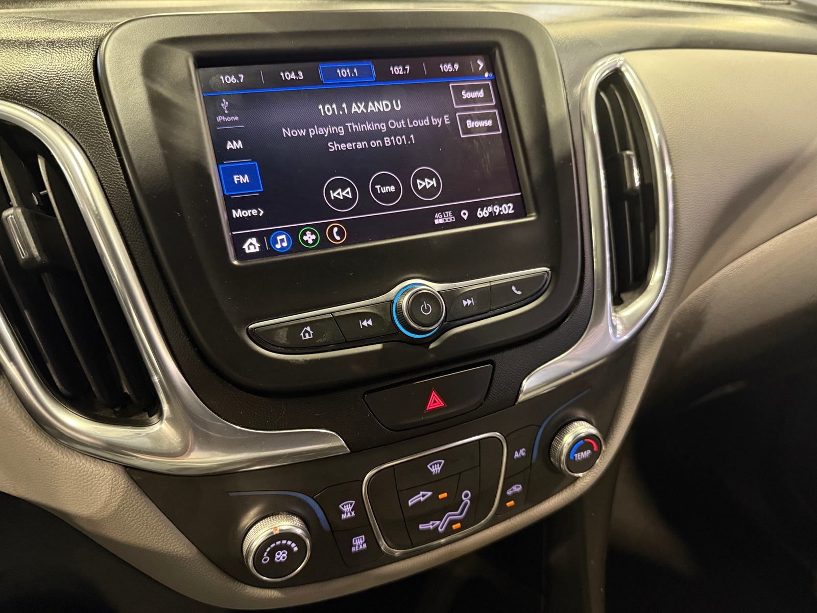 Thumbnail: 2020 Chevrolet Equinox - 4