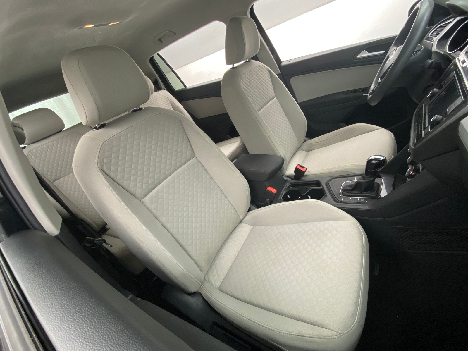 Thumbnail: 2020 Volkswagen Tiguan - 2
