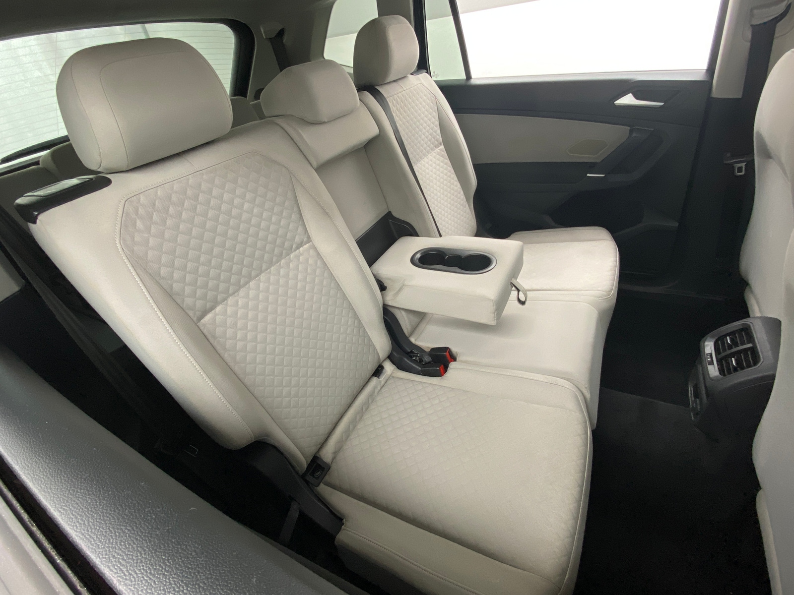 Thumbnail: 2020 Volkswagen Tiguan - 6