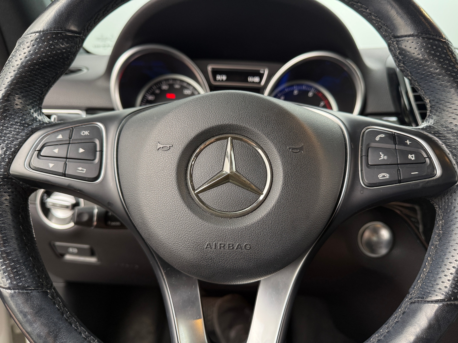 Thumbnail: 2016 Mercedes-Benz GLE - 4